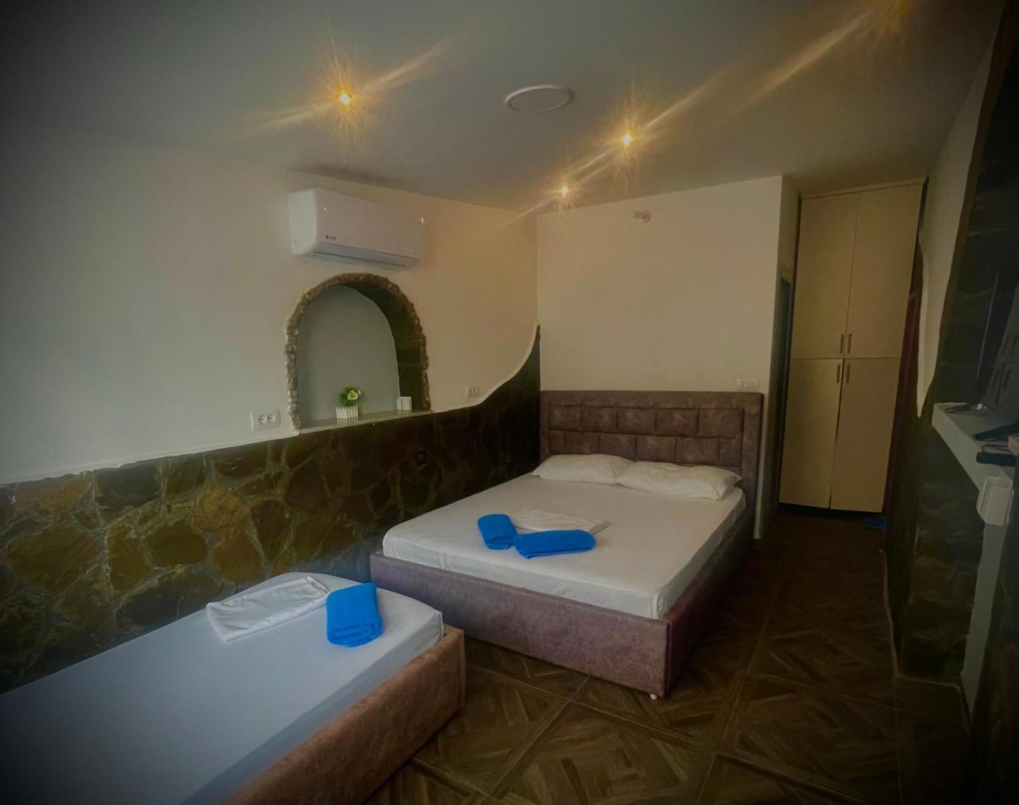 Ylli Guesthouse Permet Exterior photo